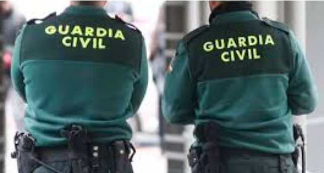 Guardias civiles de servicio.//Cedida